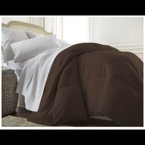 Down Alternative Premium UltraSoft Plush Comforter